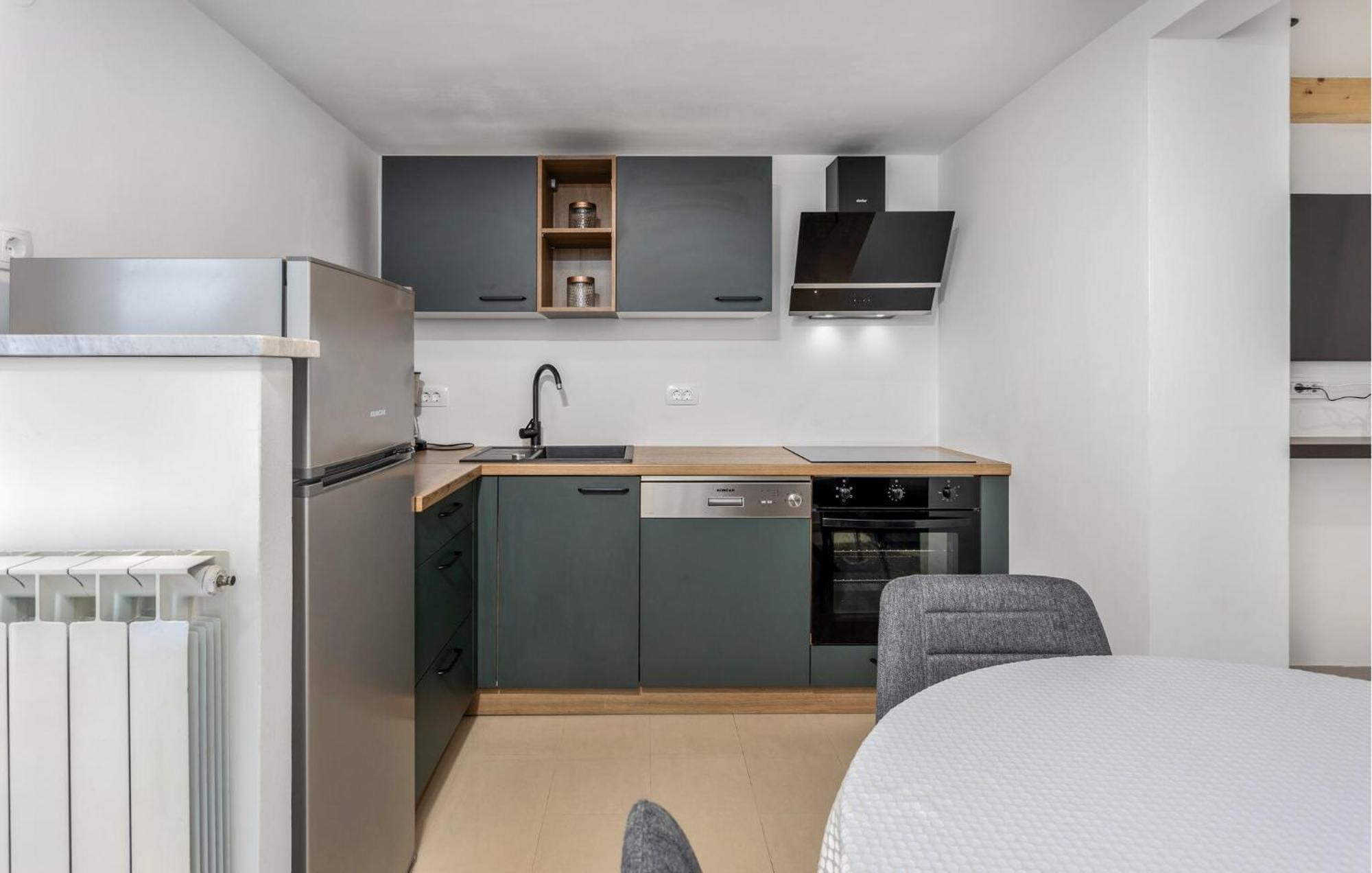 Gorgeous Apartment In Brsec With Kitchen Brseč Exterior foto